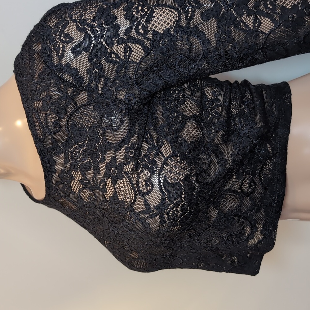 ❌SOLD❌ Aritzia Lace Crop Top 3/4 Sleeve Ballet U-Back Sheer Stretchy Fitted - Picture 4 of 11